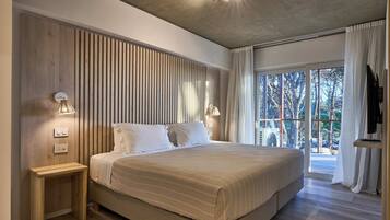 Apartemen, 2 kamar tidur | Didekorasi berbeda-beda, meja kerja, dan ruang kerja ramah laptop