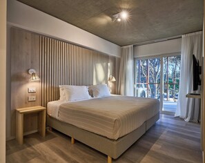 Apartment, 2 Bedrooms | Individually decorated, desk, laptop workspace, free WiFi