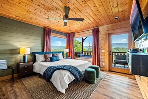 2 bedrooms, iron/ironing board, free WiFi, bed sheets - Stunning Views! + Hot Tub + Fire Pit + Resort Pool (Sevierville)