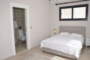 3 chambres, fer et planche Ă repasser, draps fournis
