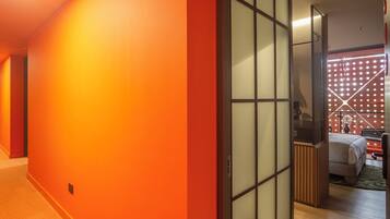 Down duvets, in-room safe, blackout curtains, soundproofing