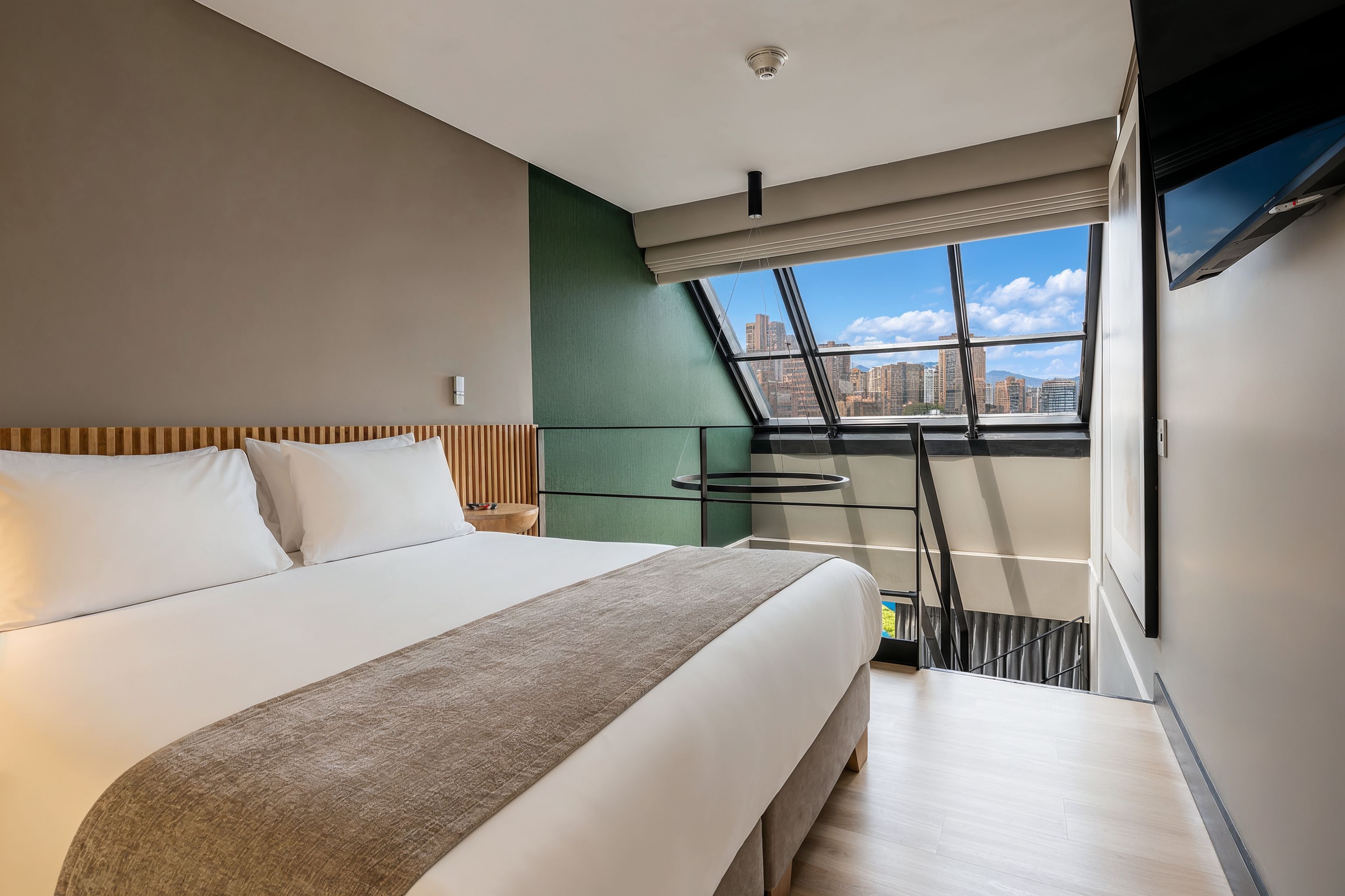 Studio Majestueux, 1 grand lit, balcon, vue ville