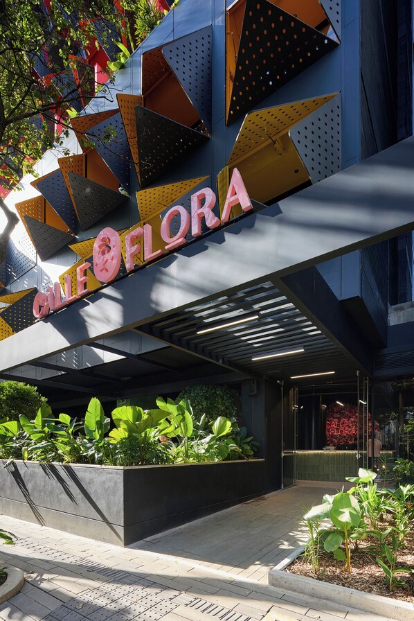 Front of property - Calle Flora Hotel by Jalo (Medellín)