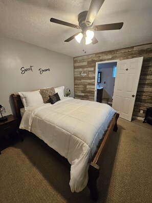 2 bedrooms, iron/ironing board, WiFi, bed sheets