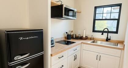 Charming Casita near USC, SOFI, and Culver City