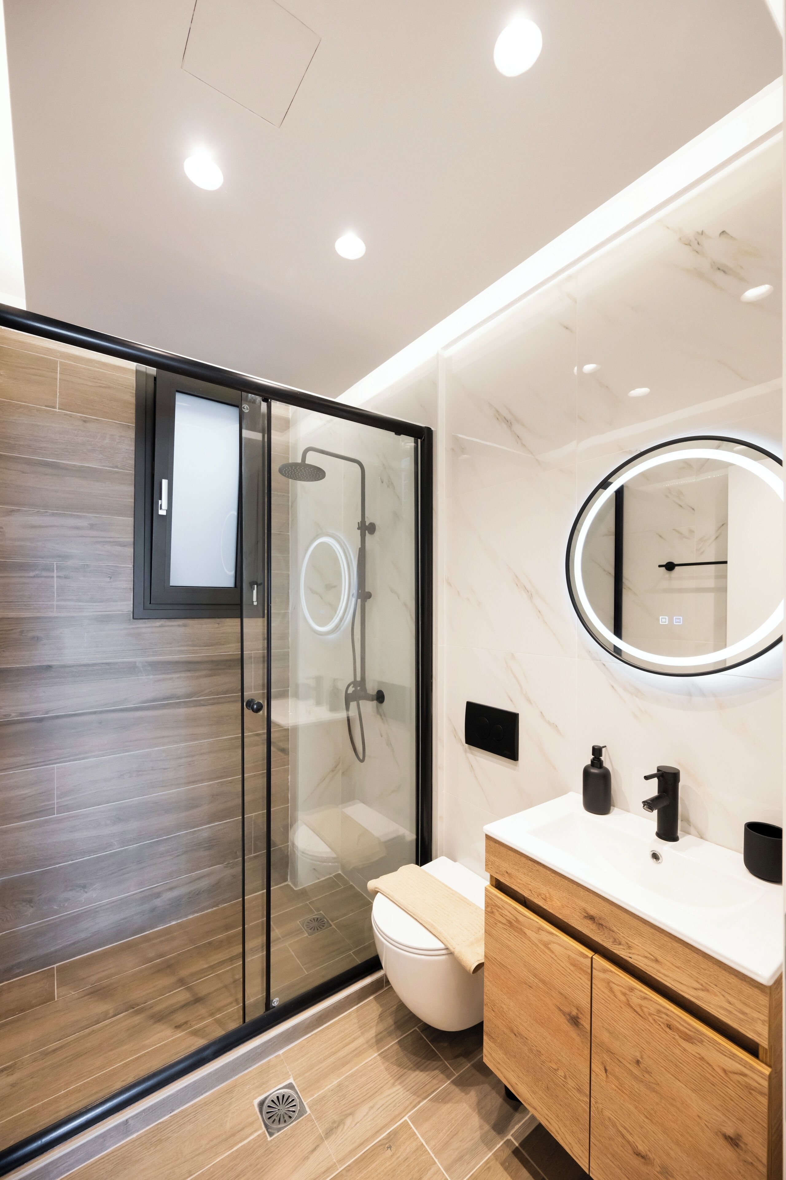 Luxury Apartment, Sea View, Poolside | Bathroom | Hair dryer, towels, soap, shampoo