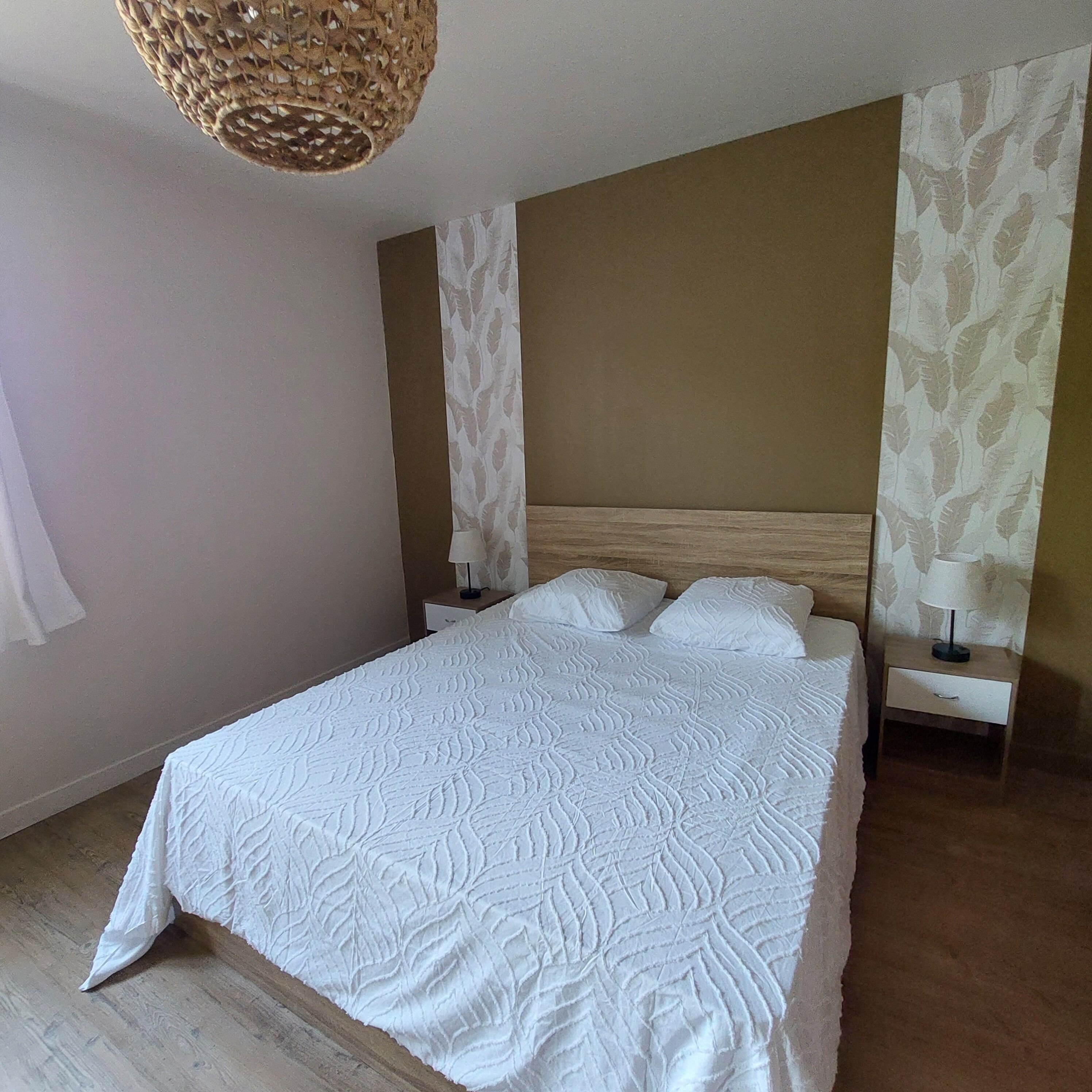 4 camere, ferro/asse da stiro, Wi-Fi gratuito, lenzuola