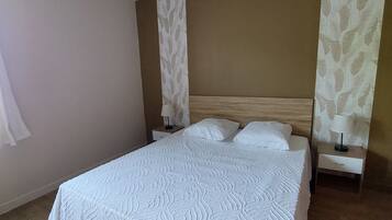 4 soverom, strykejern/-brett, wi-fi (inkludert) og sengetĂžy