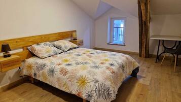 4 間睡房、免費 Wi-Fi、床單