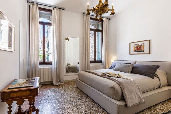 2 chambres, fer et planche à repasser, Wi-Fi gratuit, draps fournis