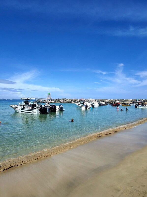 Beach - Cozy studio in charming Aguadilla with AC, WiFi (Aguadilla)