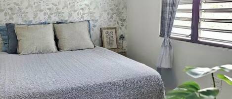 Ferros/tábuas de passar roupa, Wi-Fi, roupa de cama