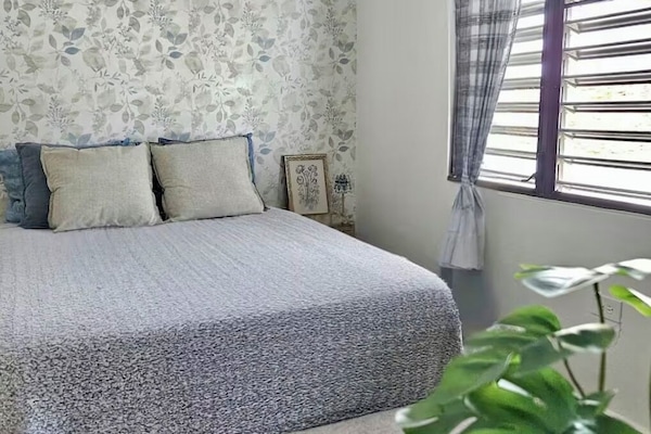 Fer et planche Ă repasser, Wi-Fi, draps fournis