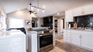 Microwave, oven, stovetop, coffee/tea maker