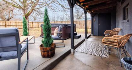 Charming house, sleeps plenty with Hot Tub and large backyard and fire pit