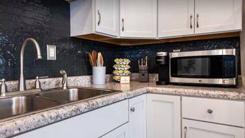 Microwave, oven, stovetop, coffee/tea maker