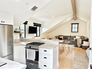 Micro-ondes, four, plaque de cuisson