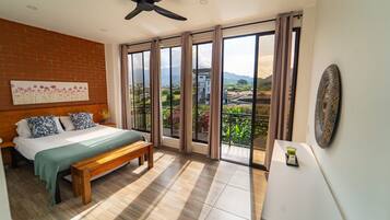 5 bedrooms, WiFi, bed sheets