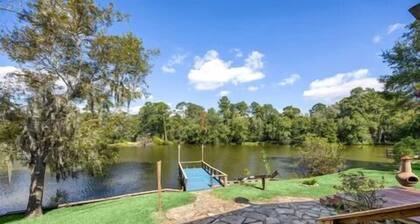 7-Bed • Pets• Lakeside Cottage • Perfect for Scrapbooking, Families & Retreats