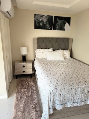 2 chambres, fer et planche à repasser, Wi-Fi gratuit, draps fournis