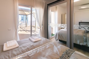 2 bedrooms, iron/ironing board, free WiFi, bed sheets