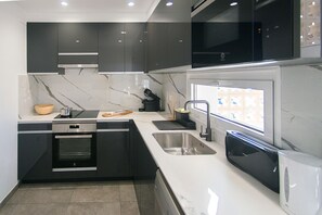 Refrigerador, microondas, horno y lavavajillas 