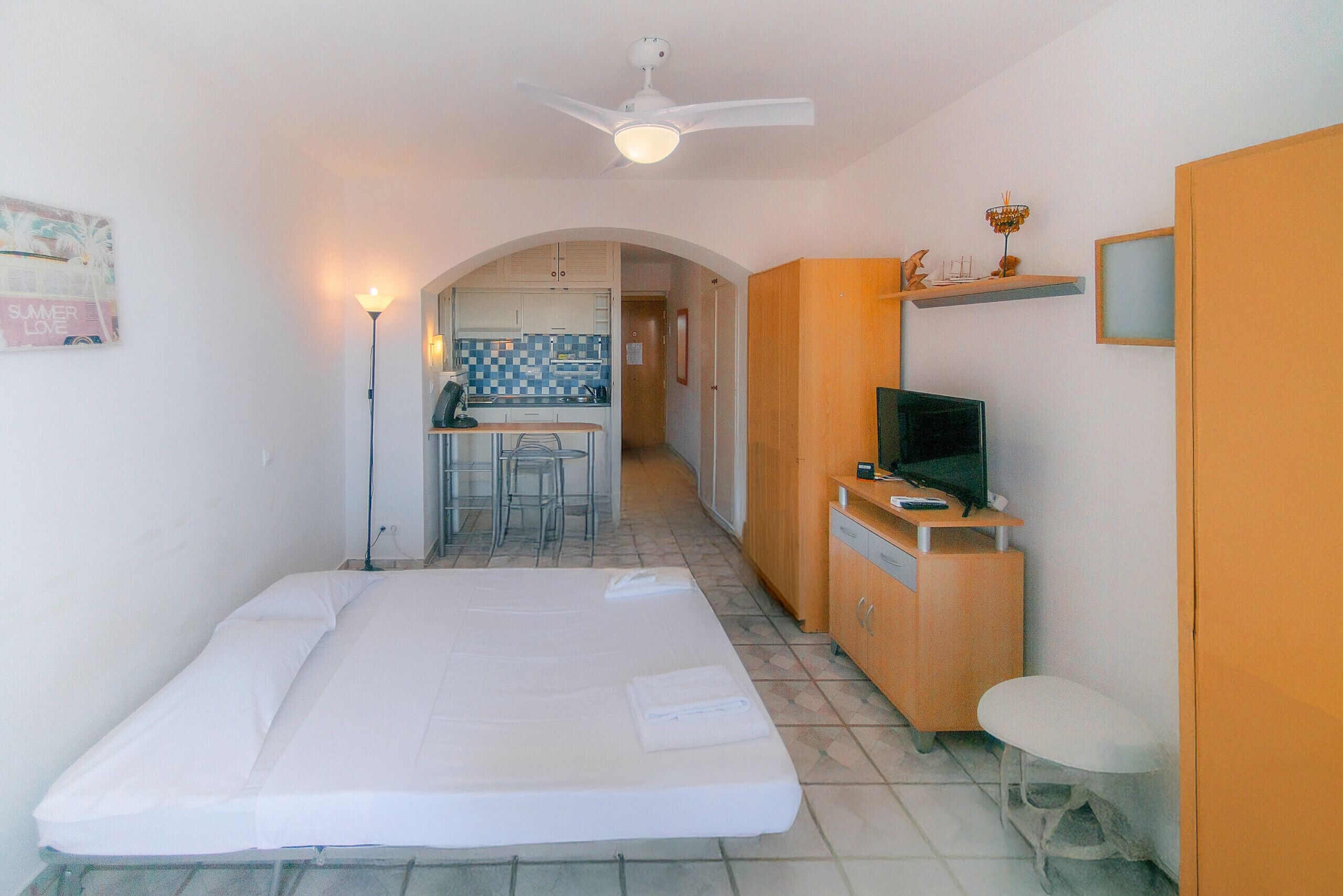 Wifi gratis y ropa de cama