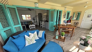 Smart TV - Romantic Beachfront Retreat - Everything You Want, In Las Terrenas - 2 Rooms (Las Terrenas)