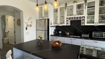 Microondas, horno y parrilla de estufa