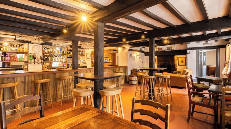 Hawk and Buckle Inn