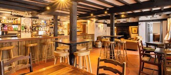 Hawk and Buckle Inn