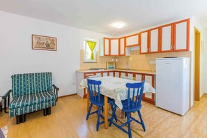 Interior - Studio with Wi-Fi and Terrace (Premantura)