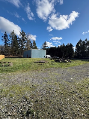 Property grounds - Marvelous event space in Roy perfect for your party or Wedding (Roy)