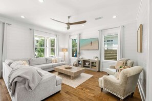 Smart TV, offices - Hampton Palm on 30a by Stay on 30a (Seagrove Beach)