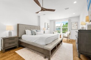 5 Schlafzimmer, Schreibtisch, Bügeleisen/Bügelbrett, WLAN