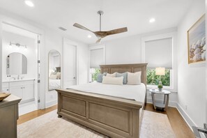 5 Schlafzimmer, Schreibtisch, Bügeleisen/Bügelbrett, WLAN