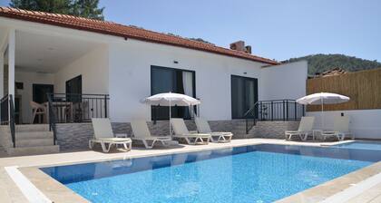 VILLA WITH LAKE AND FOREST VIEW IN DALYAN2