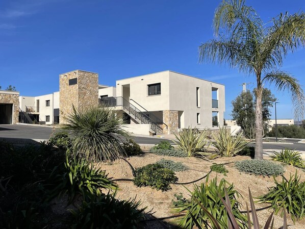 Exterior - Elegant apartment in a residence with swimming pool (CALVI)