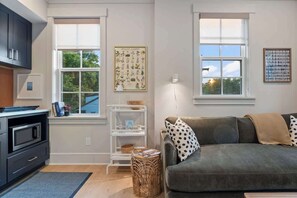 TV - Homey 1BR Retreat Near DPAC & Bulls Stadium (Durham)