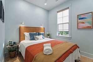 1 bedroom, WiFi, bed sheets - Homey 1BR Retreat Near DPAC & Bulls Stadium (Durham)