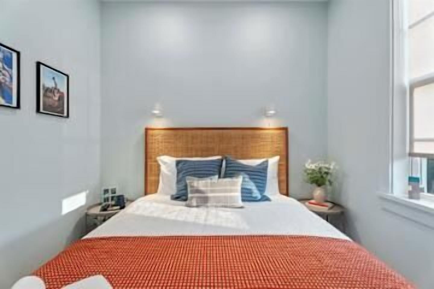 1 室のベッドルーム、デスク、WiFi、ベッドシーツ