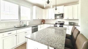 Mikrowelle, Ofen, Herdplatte, Geschirrspüler