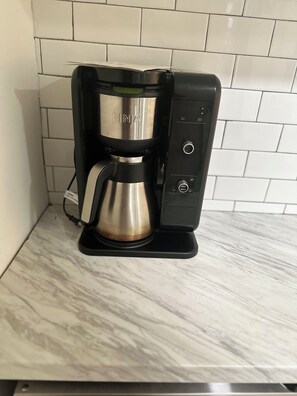 Kaffe och/eller kaffebryggare