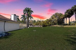 Property grounds - Red Jordan | Boho Style Vacation Home (Orlando)