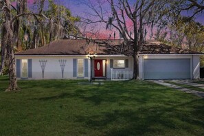 Exterior - Red Jordan | Boho Style Vacation Home (Orlando)