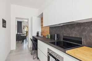 Kühlschrank, Ofen, Herdplatte, Geschirrspüler