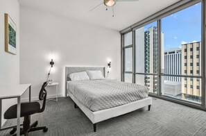 1 chambre, bureau, fer et planche à repasser, Wi-Fi