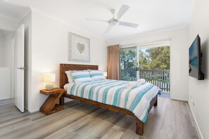 3 habitaciones, tabla de planchar con plancha, wifi y ropa de cama