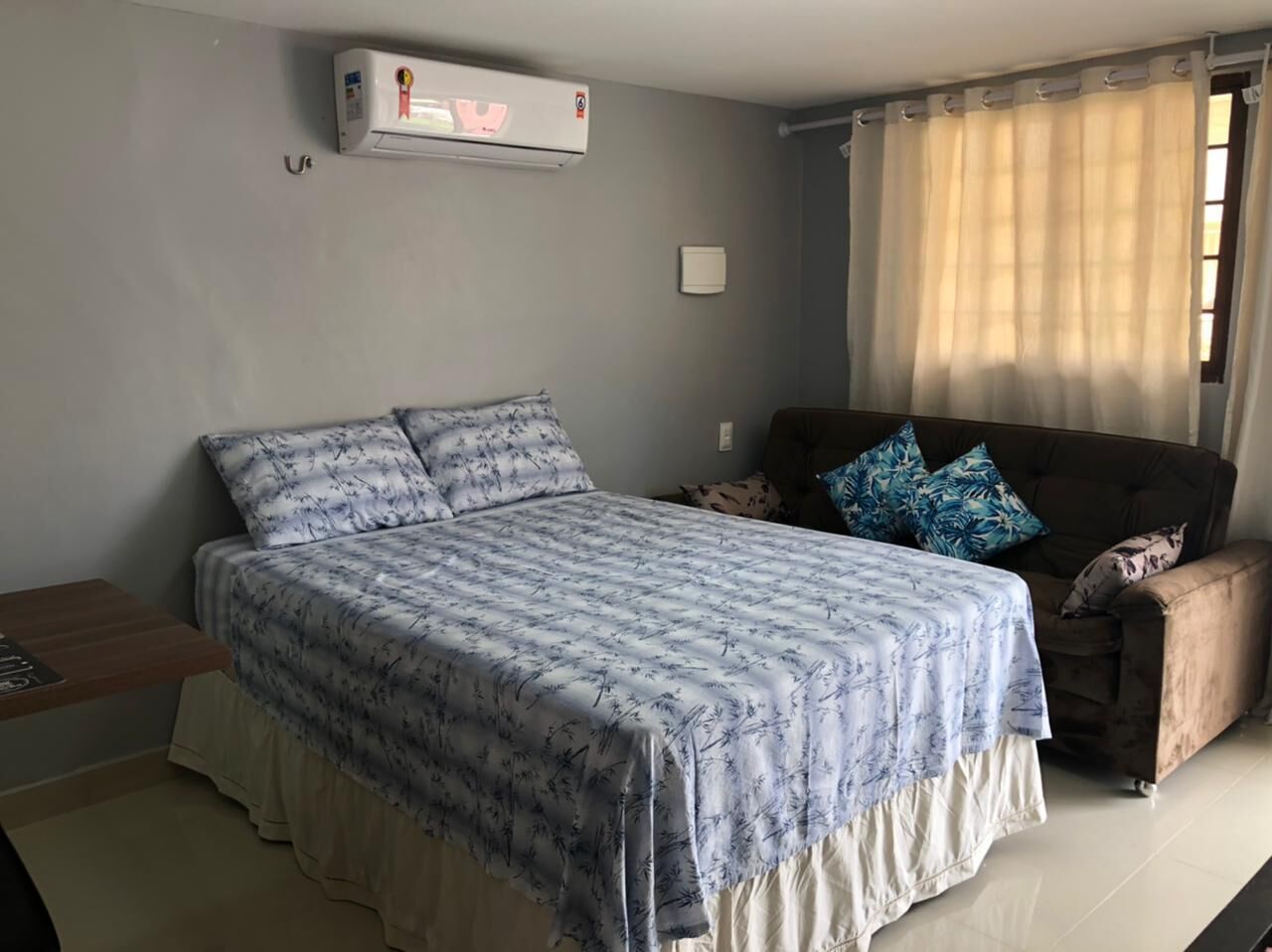 Deluxe-værelse med dobbeltseng eller 2 enkeltsenge | Arbejdsområde til bærbare computere, mørklægningsgardiner