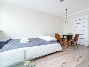 1 bedroom, iron/ironing board, WiFi, bed sheets